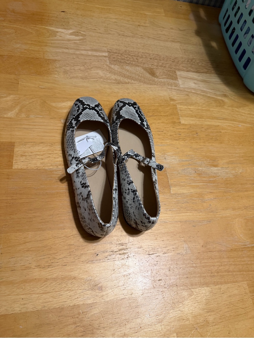 GAP Women’s Snake-Print Mary Jane Flats — White/Black